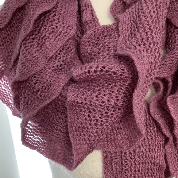 Bijou Brigitte Lavender Ruffle scarf. NWT - Picture 7 of 7